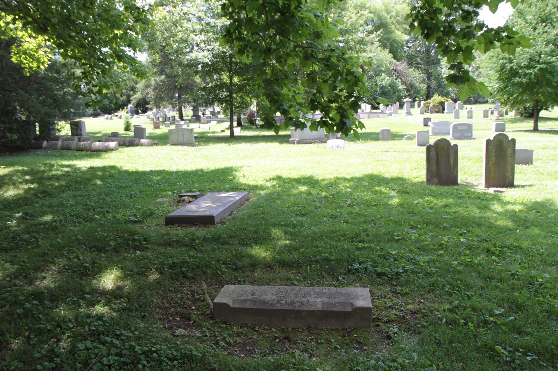 Mary Alice Mc Laughlin's tomb, Woodland Cemetery, Philadelphia (1).JPG